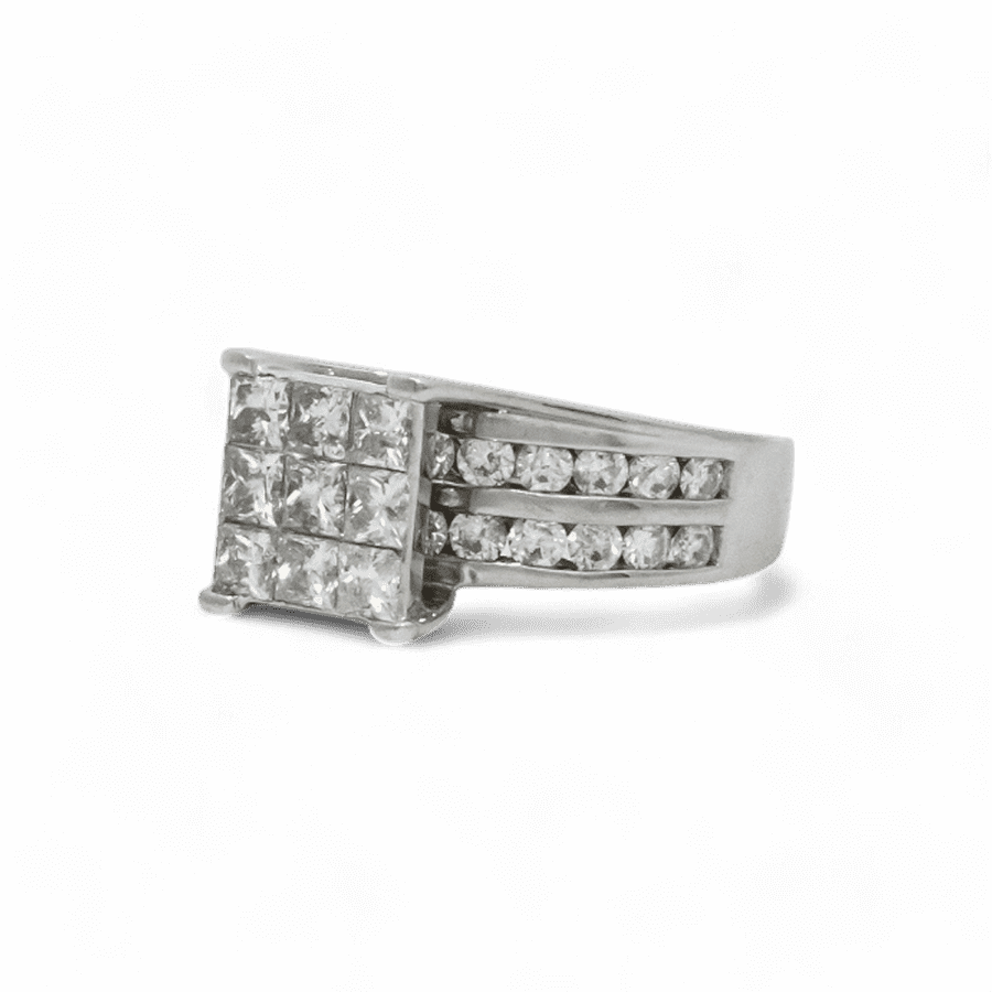 Picture of  Ring 14K White Gold With 2.04 Carats Of Diamonds