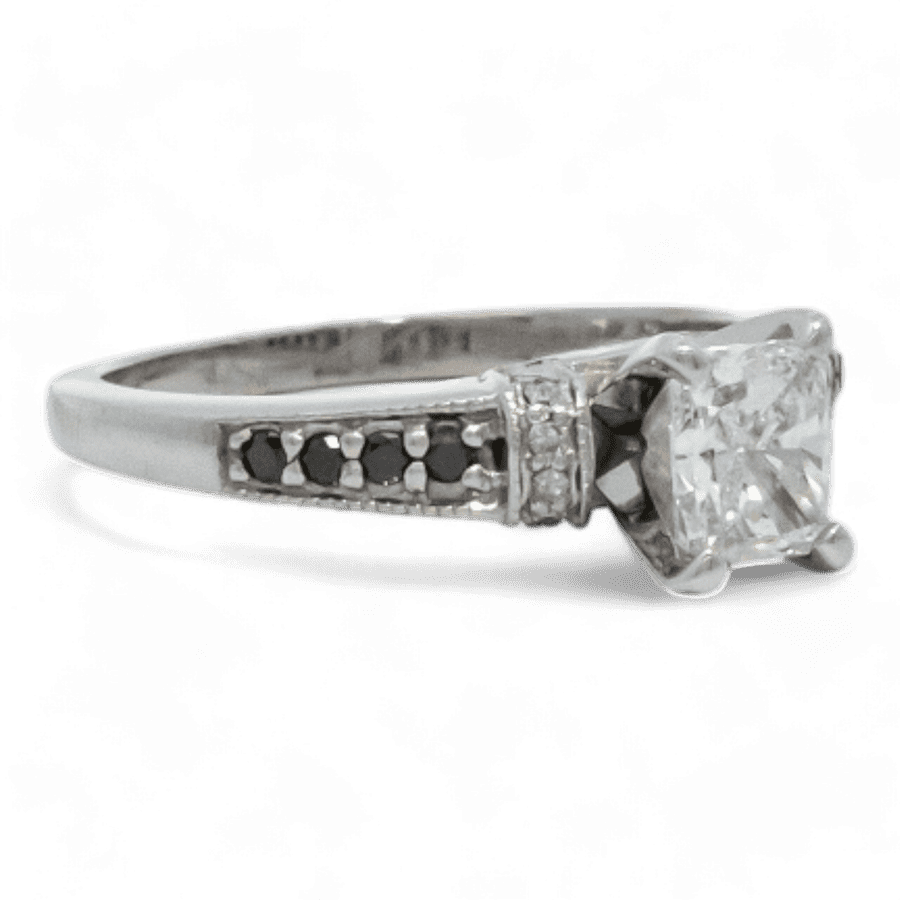 Picture of  Ring 10k White Gold with 0.78 Carats of Diamonds