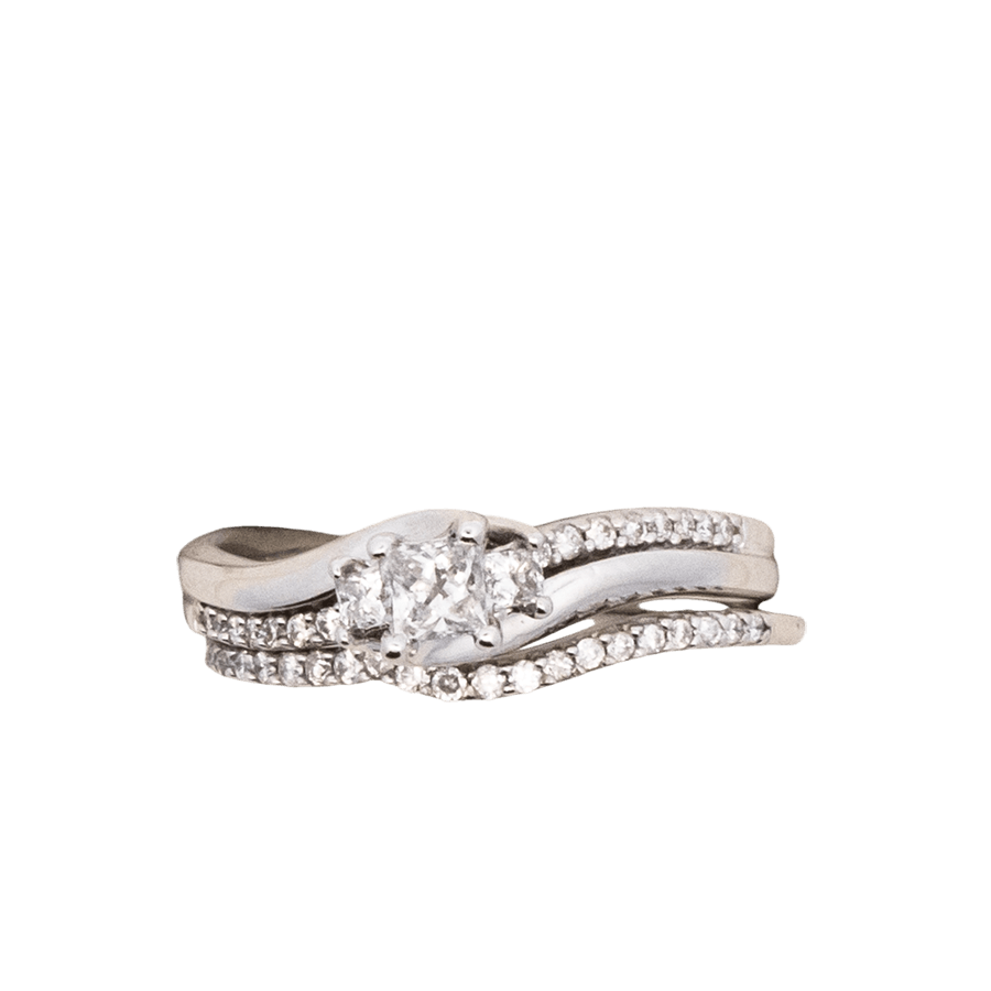  Ring 10k White Gold with 0.57 Total Carats of Diamonds