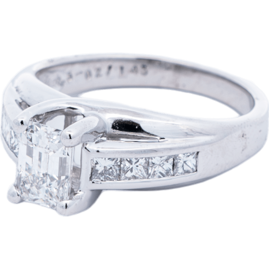 Picture of  Ring Platinum 9 Diamonds