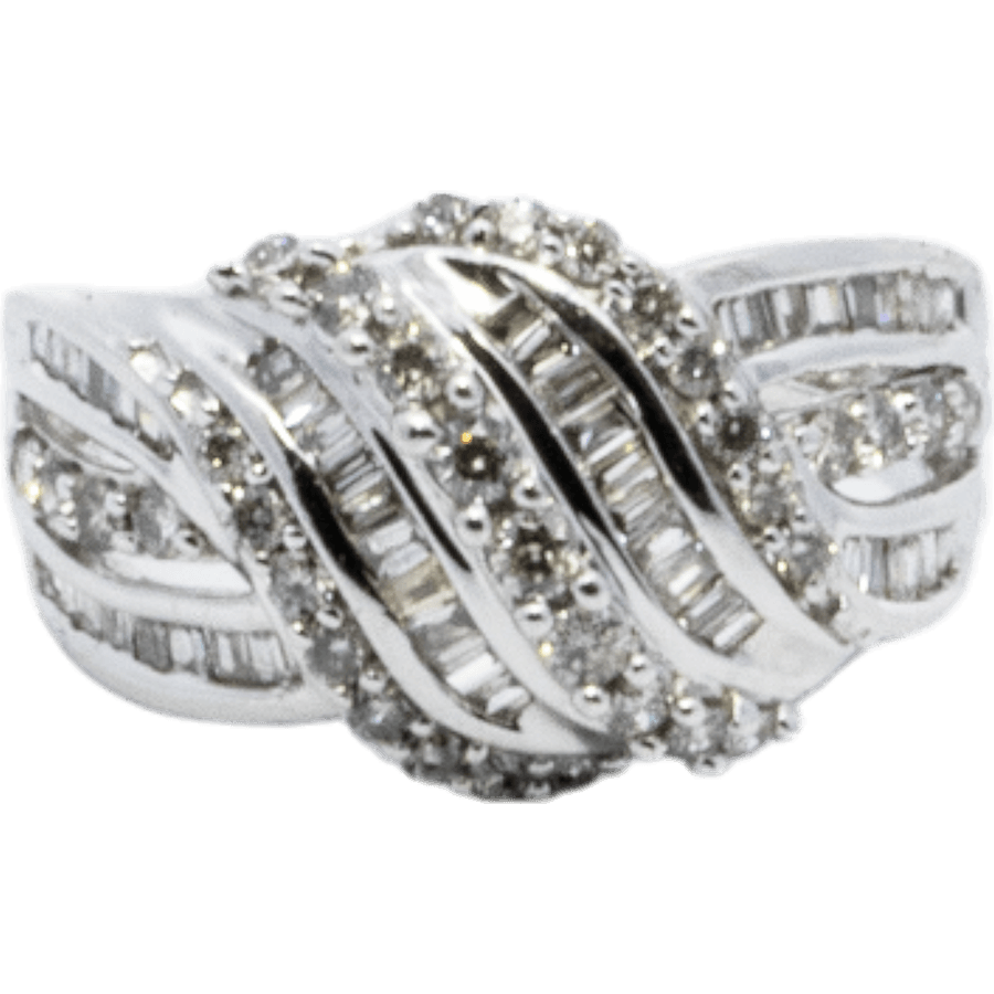  Ring 10k White Gold with 0.82 Carats of Diamond